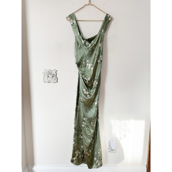 NWT Reformation Earl Bonita Draped Daisy Floral Silk Dress Sage Green 12 - Picture 6 of 12